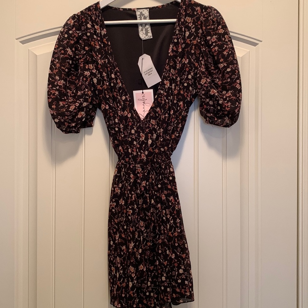 NWT Sadie & Sage floral wrap dress with short puffy sleeves